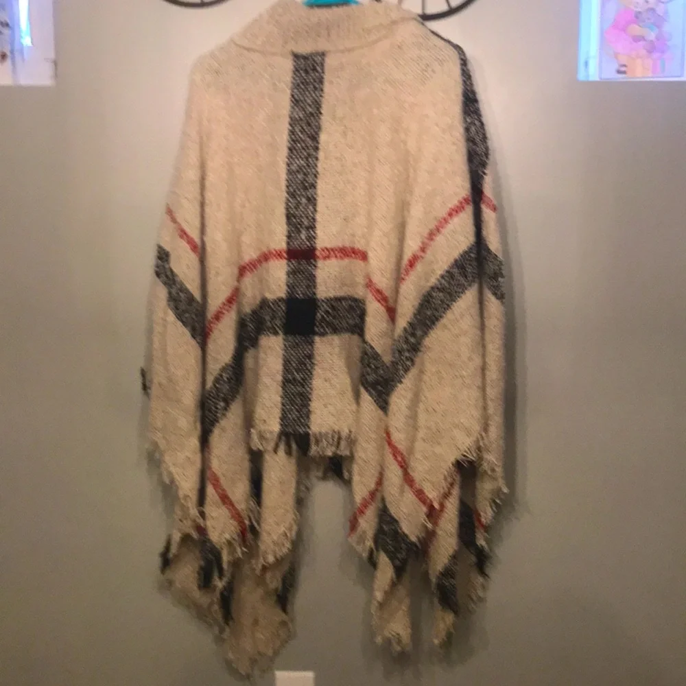 One size fits all. New York Boho Plaid Poncho - Picture 1 of 1